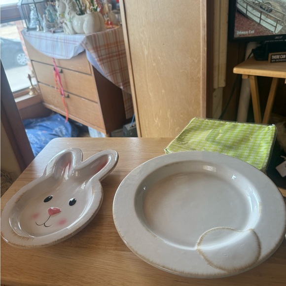 Ltd Commodities Other - Charming Ceramic Bunny and Round Plate Set - Cream